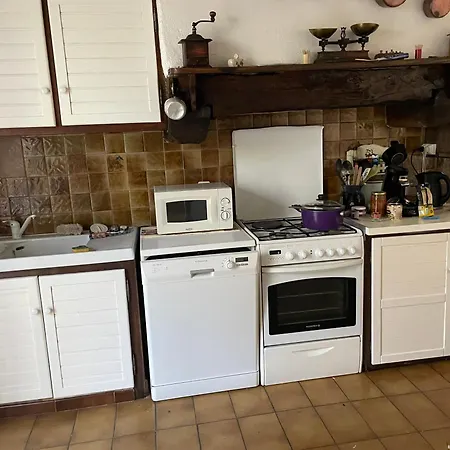 La Maison De Fernande Quezac (Lozere)